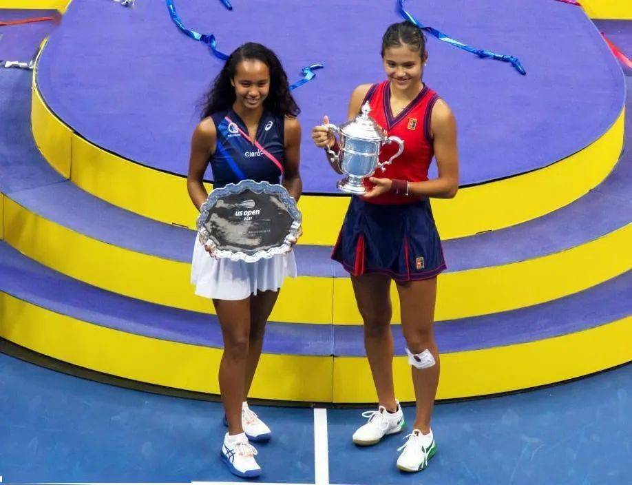 人时被寄予 人时被寄予