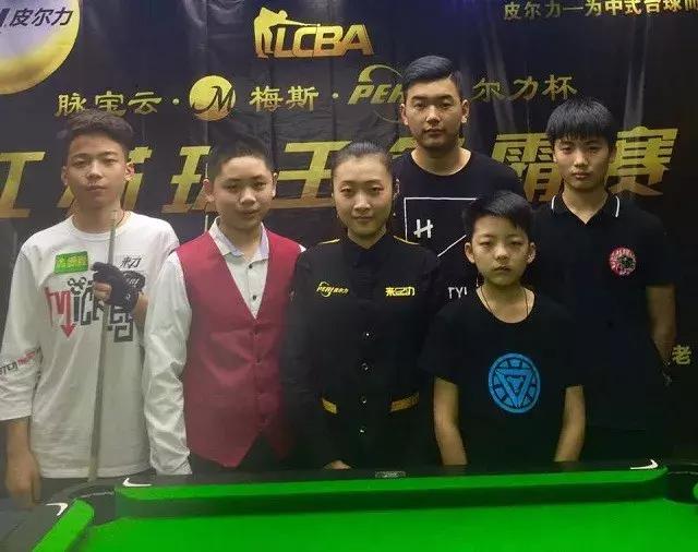 鹕的表现稳 鹕的表现稳